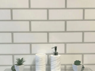 Subway Tile-Look wet walls